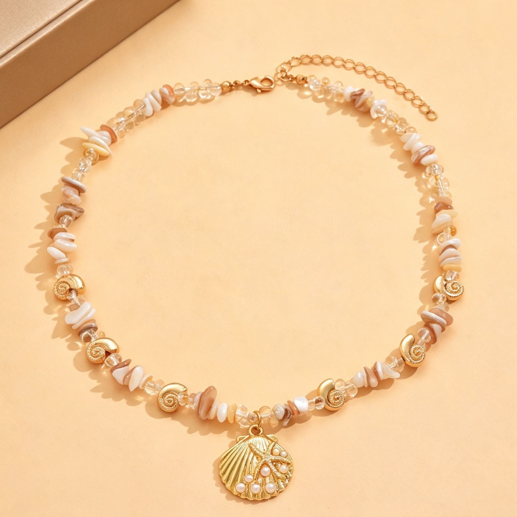 Marine Style Shell Pendant Necklace For Women With Alloy Pendant And Natural Stone Inlay