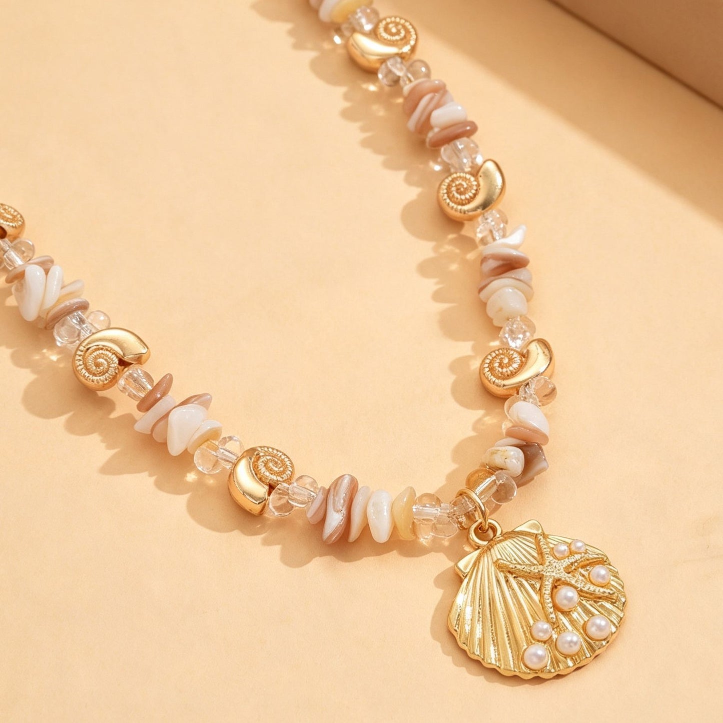 Marine Style Shell Pendant Necklace For Women With Alloy Pendant And Natural Stone Inlay