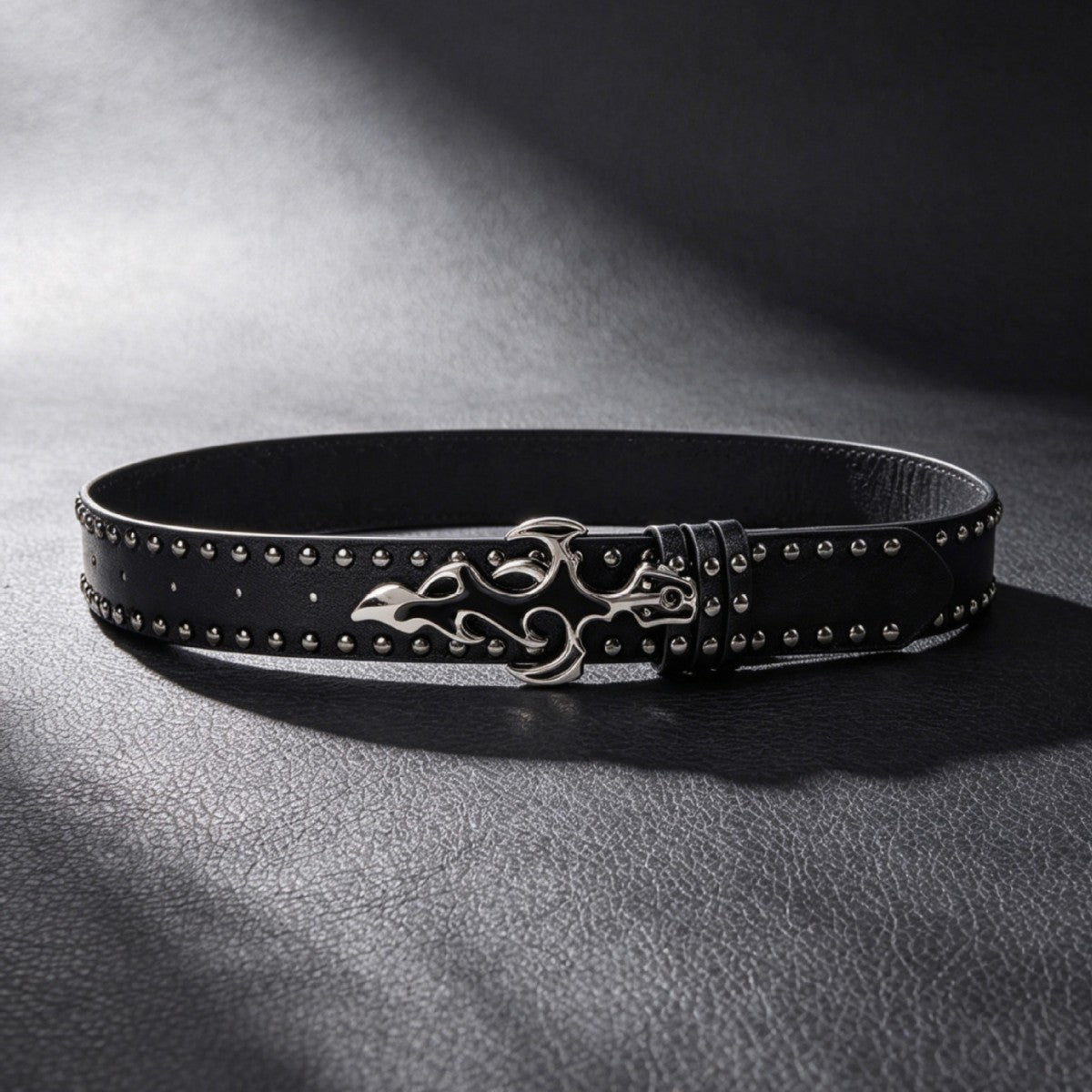 Punk Flame PU Leather Belt With Patent Leather Surface And Smooth Alloy Buckle