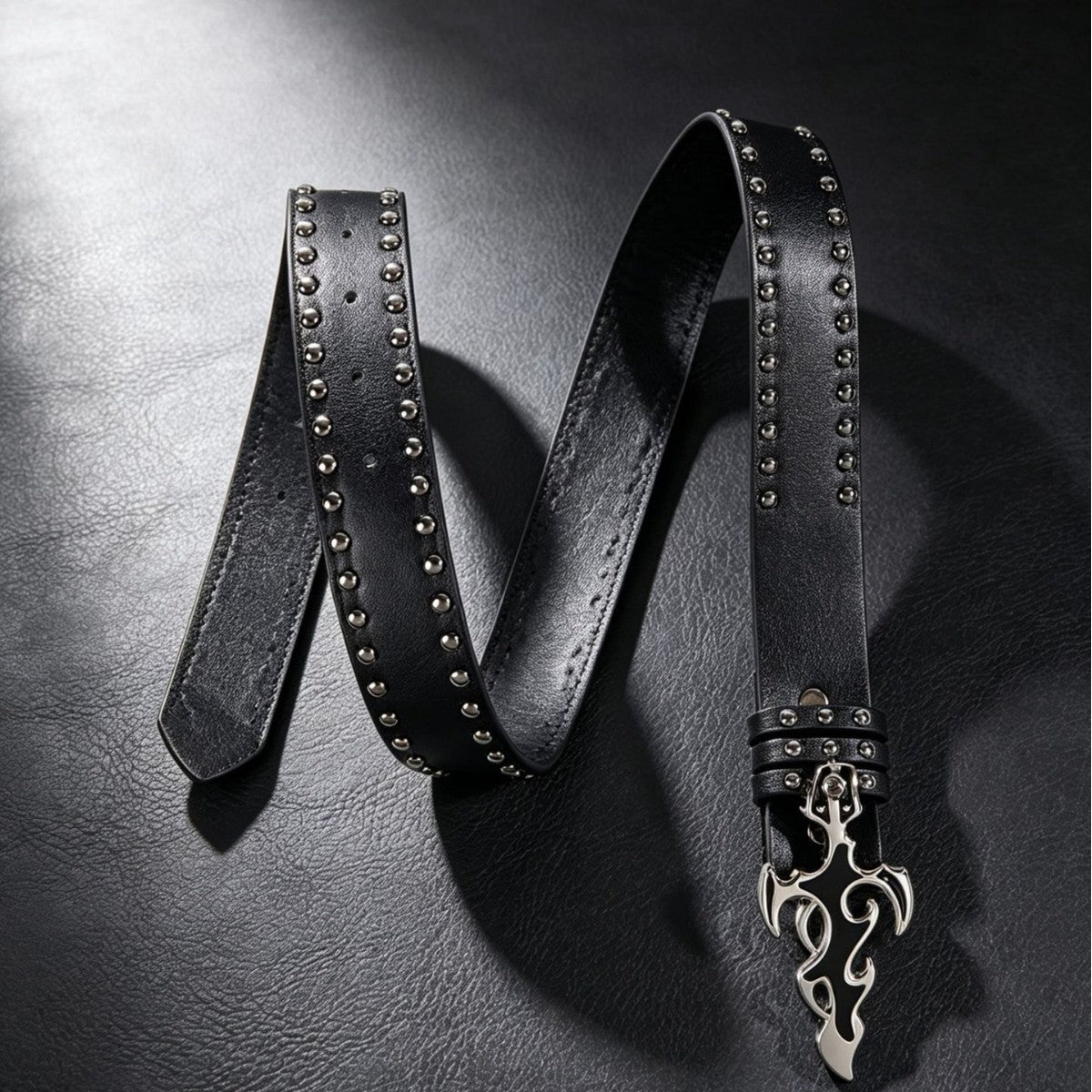 Punk Flame PU Leather Belt With Patent Leather Surface And Smooth Alloy Buckle