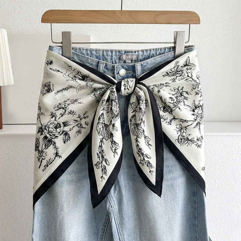 Stripe Triangle Scarf For Women In Ethnic Style, Made Of Polyester, White Color, Perfect For Autumn