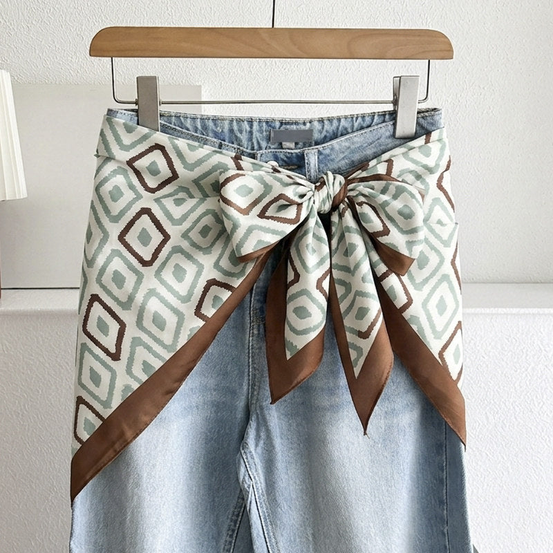 Stripe Triangle Scarf For Women In Ethnic Style, Made Of Polyester, White Color, Perfect For Autumn