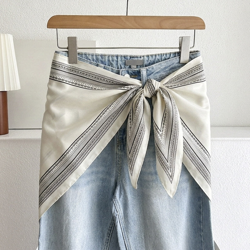 Stripe Triangle Scarf For Women In Ethnic Style, Made Of Polyester, White Color, Perfect For Autumn
