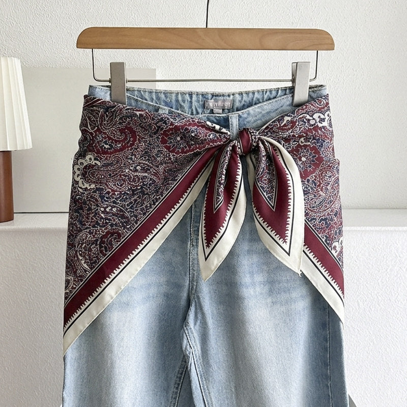 Stripe Triangle Scarf For Women In Ethnic Style, Made Of Polyester, White Color, Perfect For Autumn