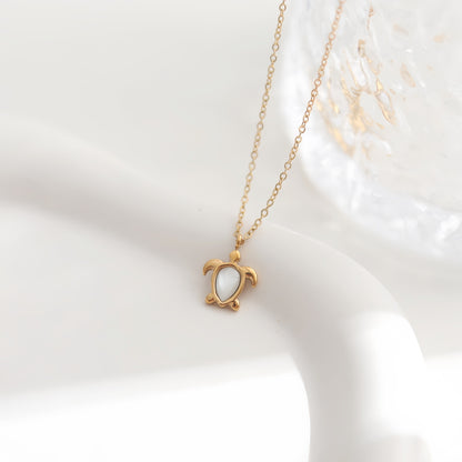 Sweet Tortoise Pendant Necklace For Women In Real Gold Plated Titanium Steel With Shell Pendant