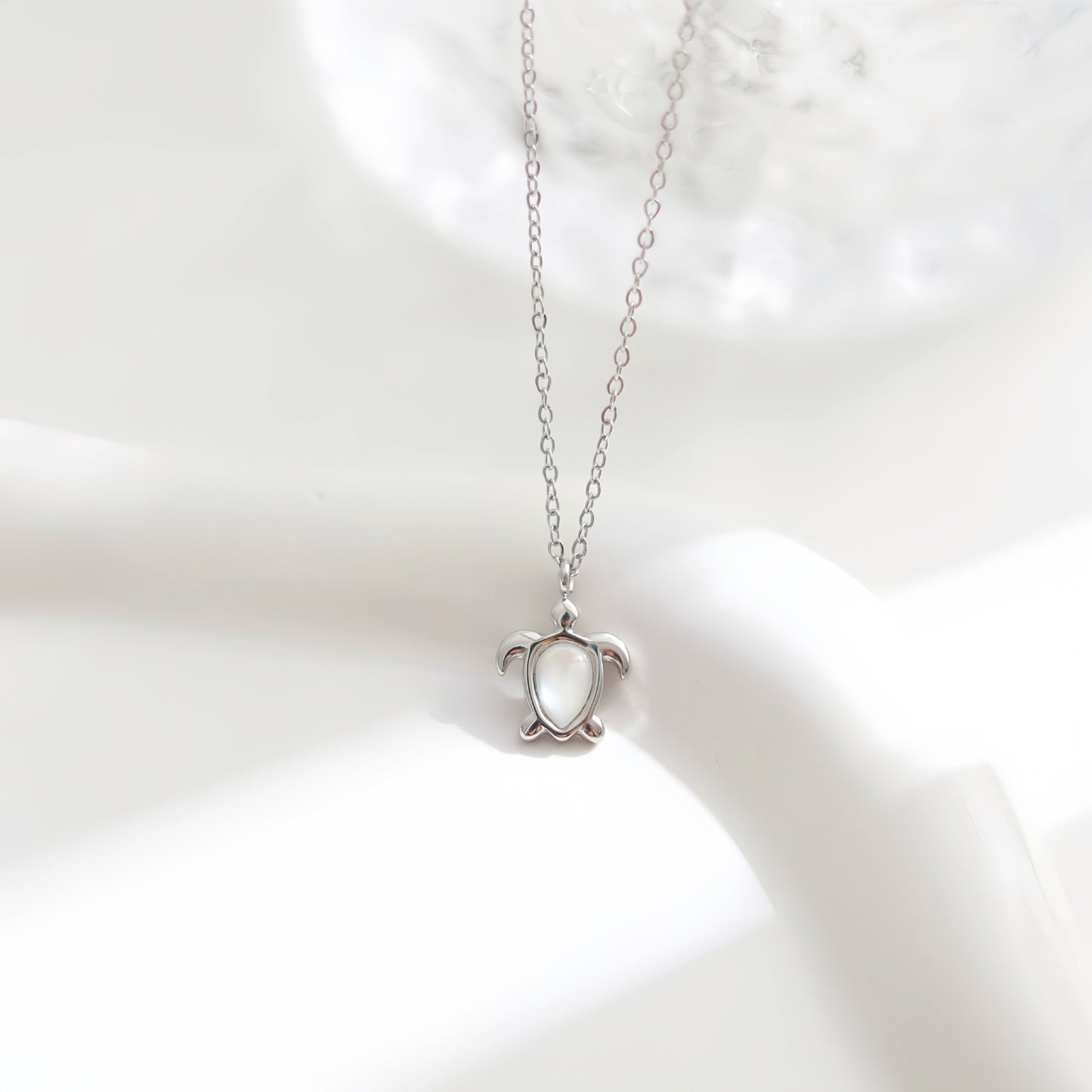 Sweet Tortoise Pendant Necklace For Women In Real Gold Plated Titanium Steel With Shell Pendant