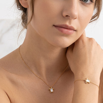 Sweet Tortoise Pendant Necklace For Women In Real Gold Plated Titanium Steel With Shell Pendant