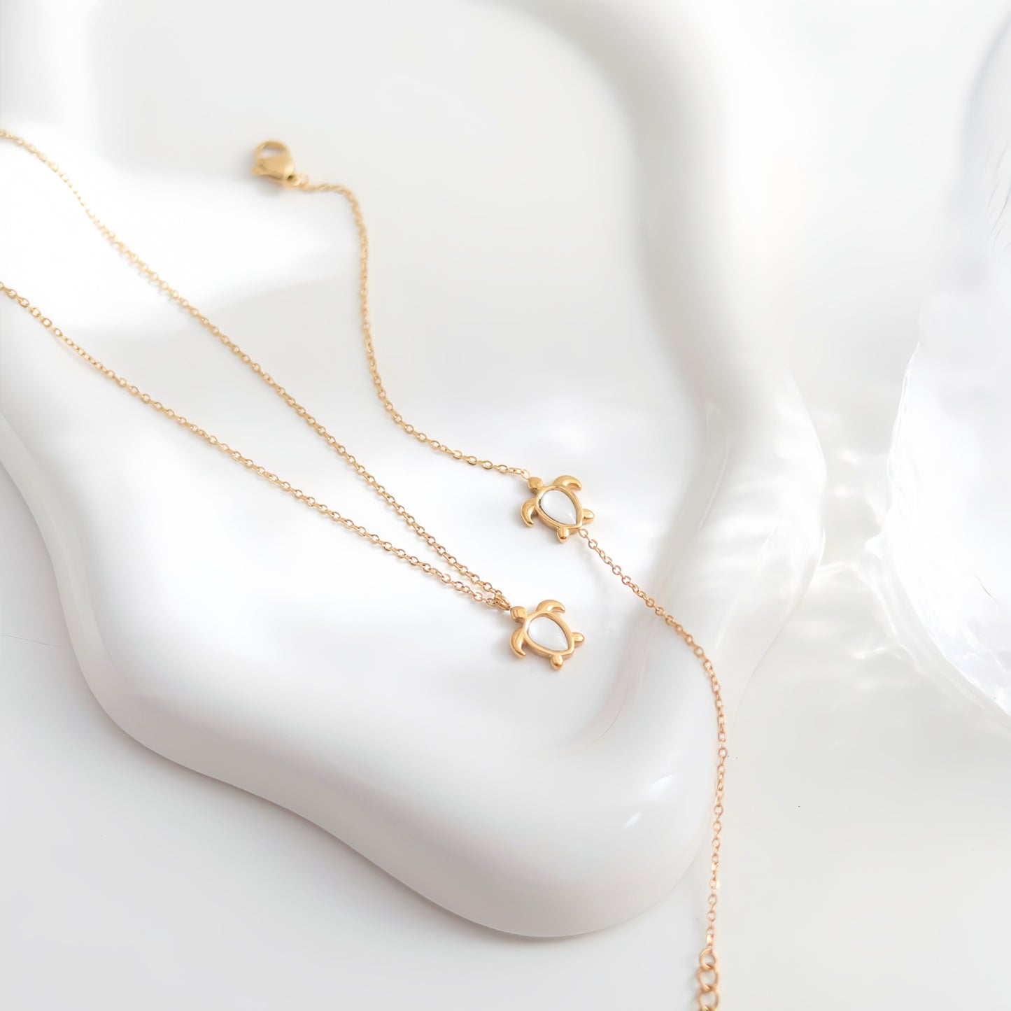 Sweet Tortoise Pendant Necklace For Women In Real Gold Plated Titanium Steel With Shell Pendant