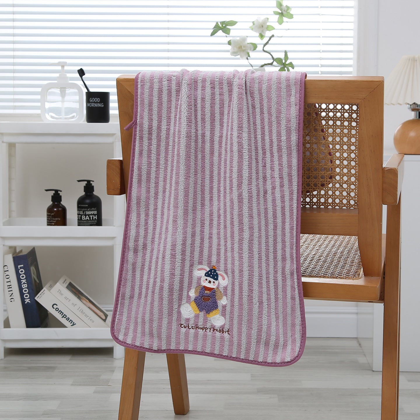 Soft And Absorbent Towels For Home Use, Available In Multiple Colors And Sizes