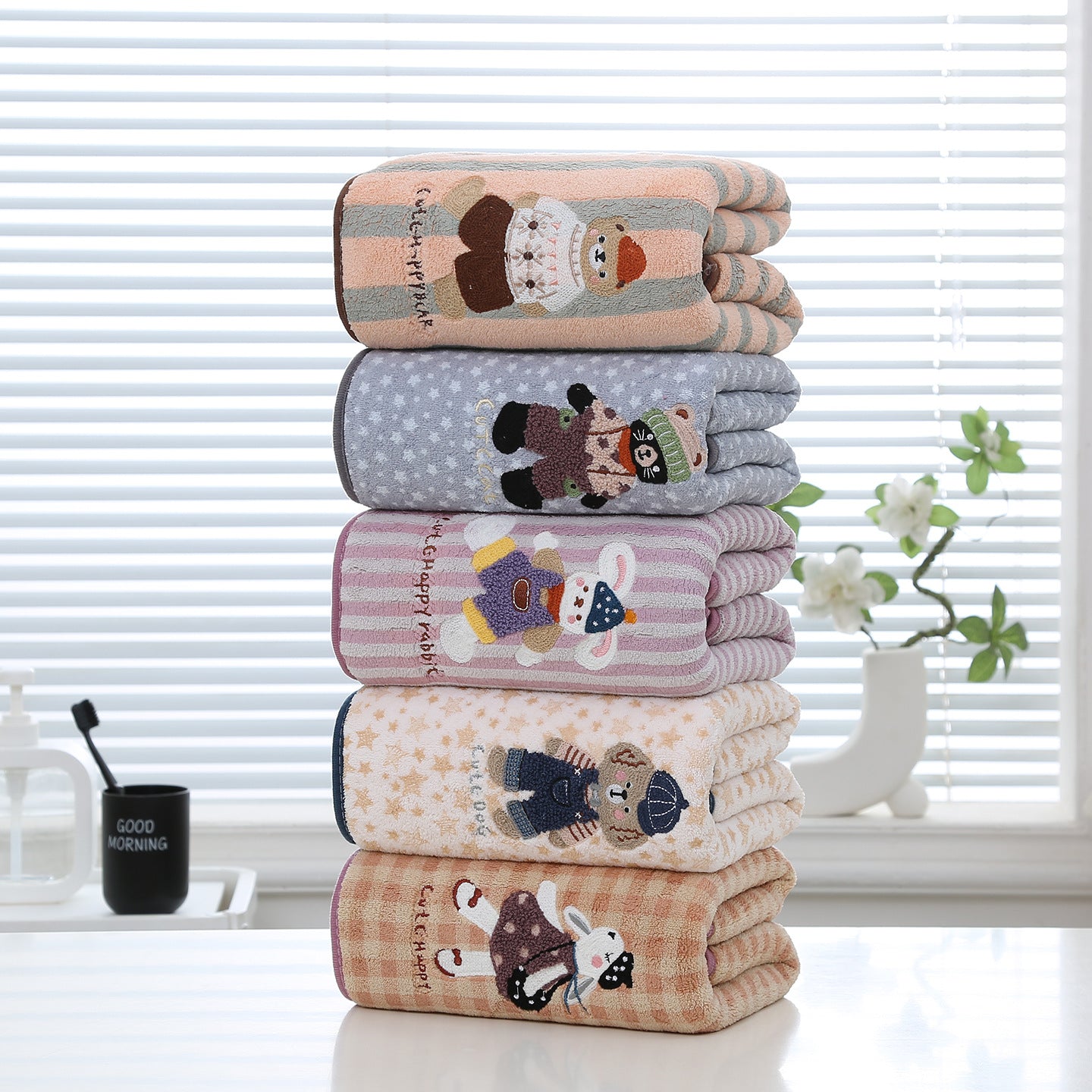 Soft And Absorbent Towels For Home Use, Available In Multiple Colors And Sizes