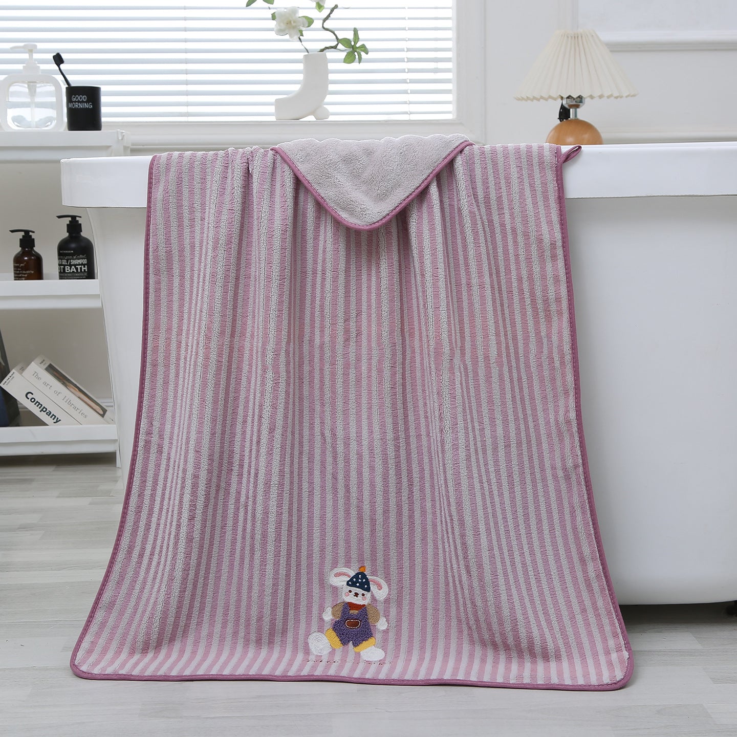 Soft And Absorbent Towels For Home Use, Available In Multiple Colors And Sizes