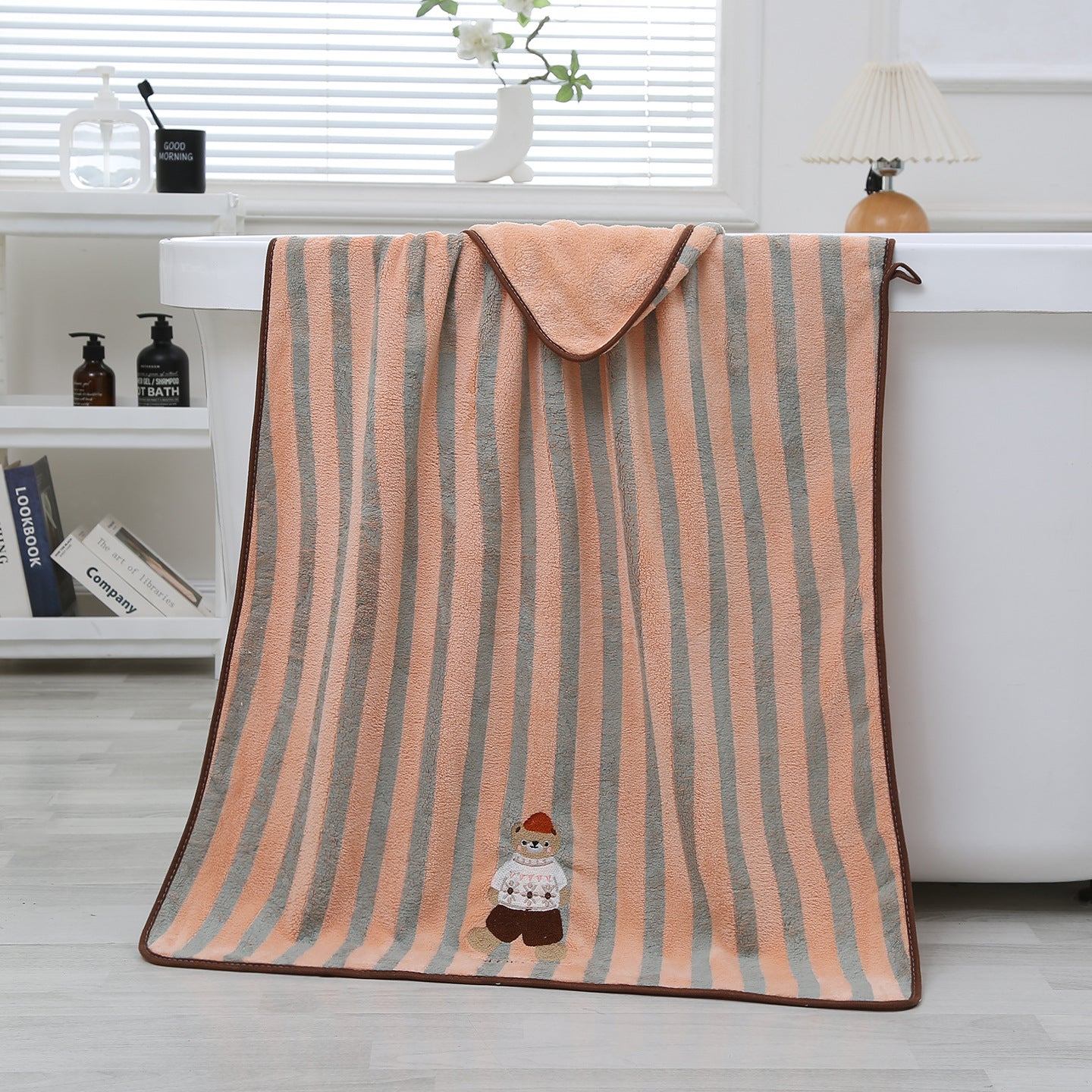 Soft And Absorbent Towels For Home Use, Available In Multiple Colors And Sizes