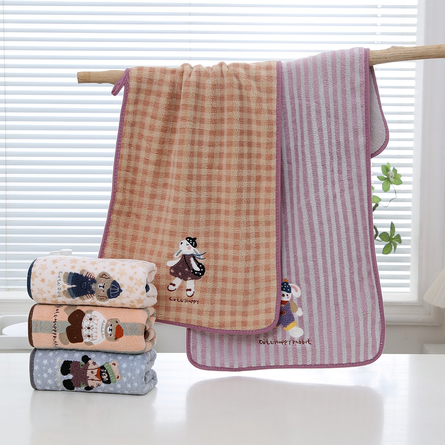 Soft And Absorbent Towels For Home Use, Available In Multiple Colors And Sizes
