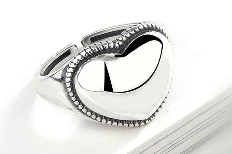 Vintage Style Heart Shape Wide Band Ring For Women In Antique Silver Plated Copper With Electroplated Finish