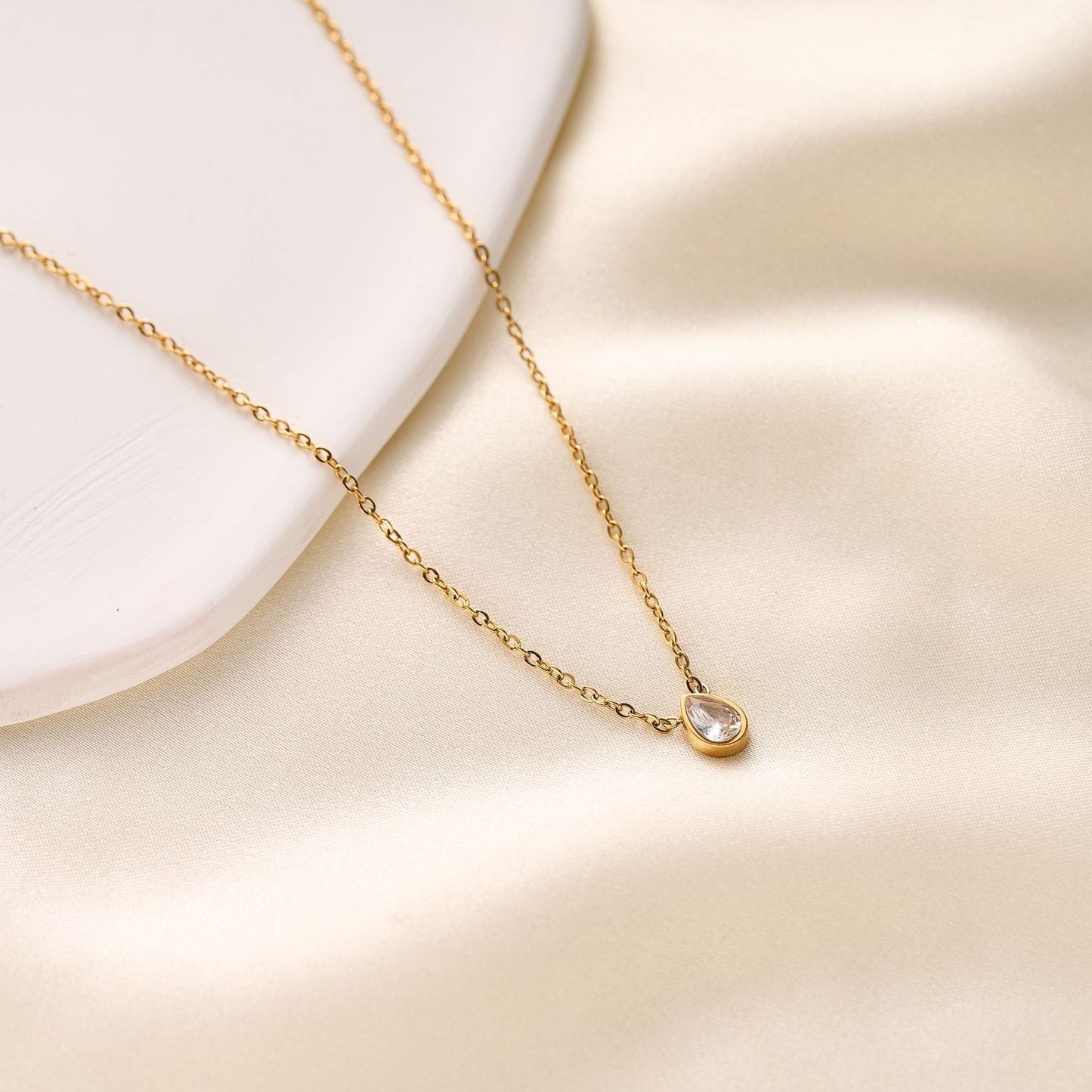 Water Droplets Necklace For Women In Gold Titanium Steel With Waterproof Non Tarnish Finish And Rhinestone Inlay On Cable Chain