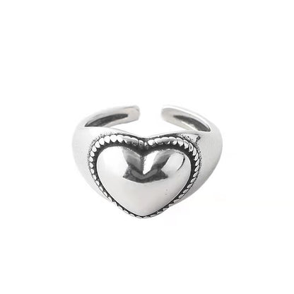 Retro Heart Shape Ring For Women In Electroplated Copper Featuring Elegant Design