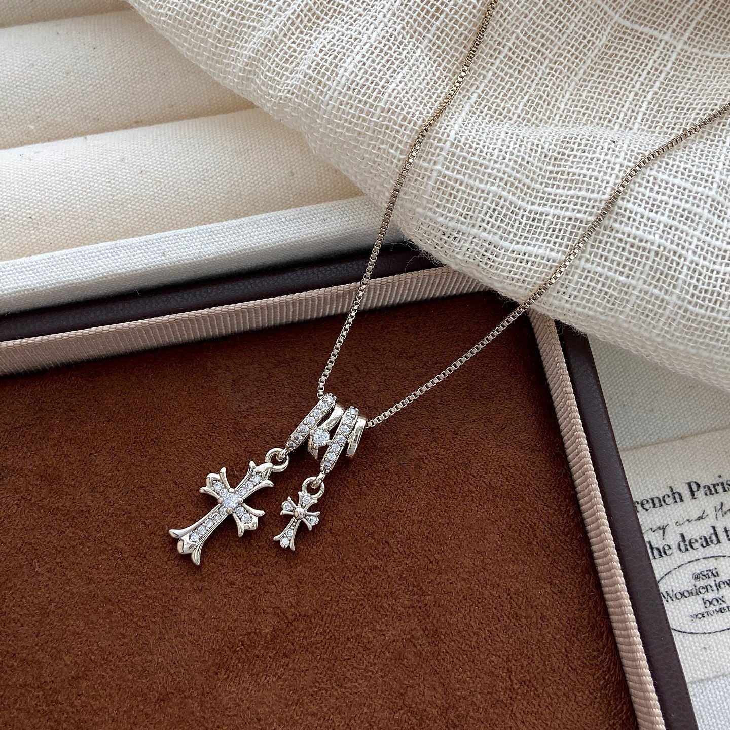 Classic Style Cross Necklace For Unisex, Copper Material With Electroplated Gold Plating And Cable Chain
