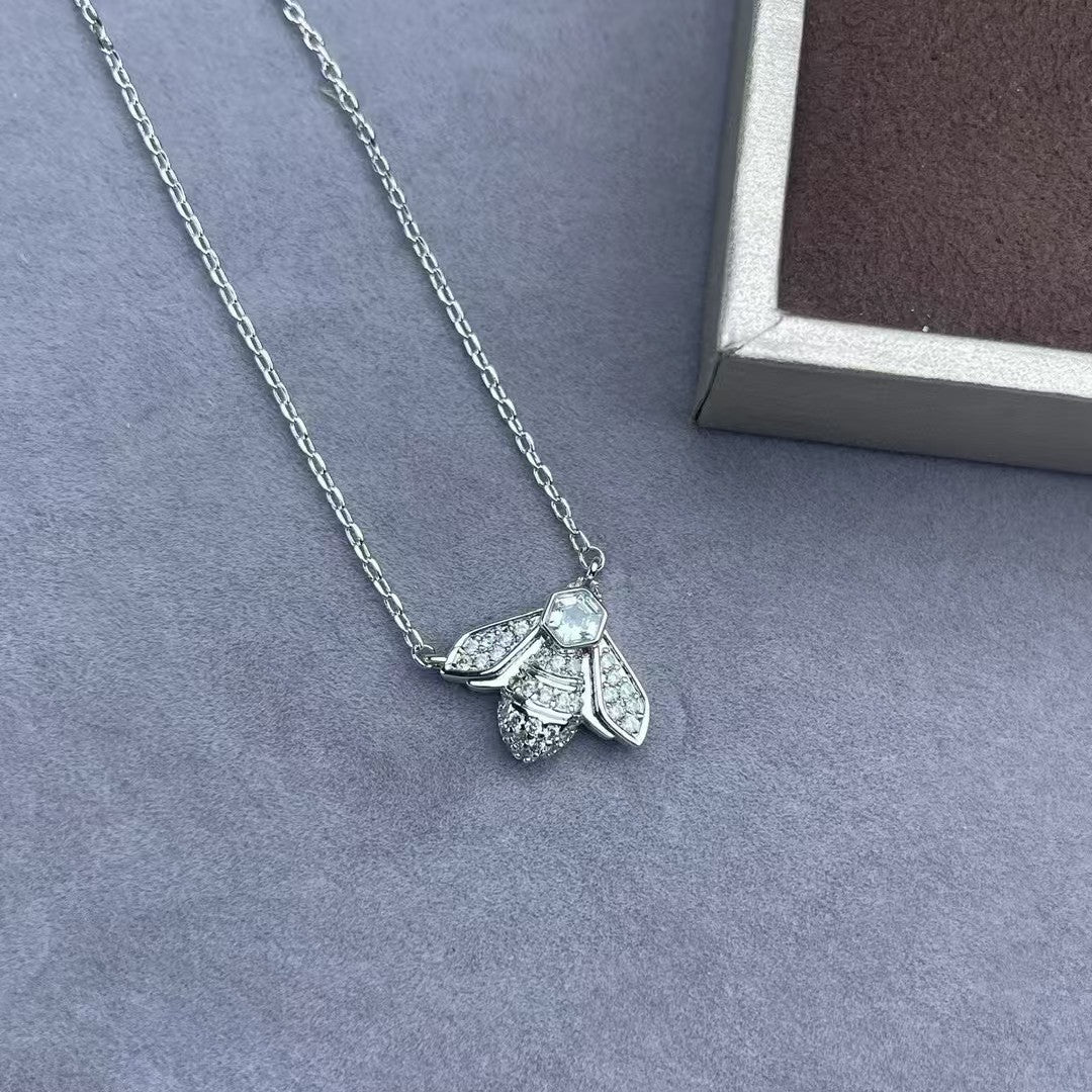 Bee Necklace For Women In Rose Gold With 18K Real Gold Plated V Gold And Rhinestone Inlay