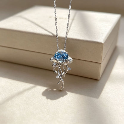 Sweet Ocean Blue Pendant Necklace For Women In Electroplated Alloy