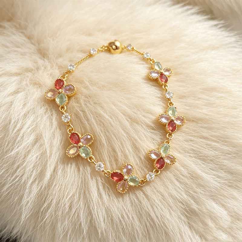 Luxurious Pearl Bracelet For Women With Copper Chain And Zircon Inlay Featuring Electroplated Gold Plating