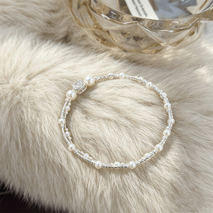 Luxurious Pearl Bracelet For Women With Copper Chain And Zircon Inlay Featuring Electroplated Gold Plating