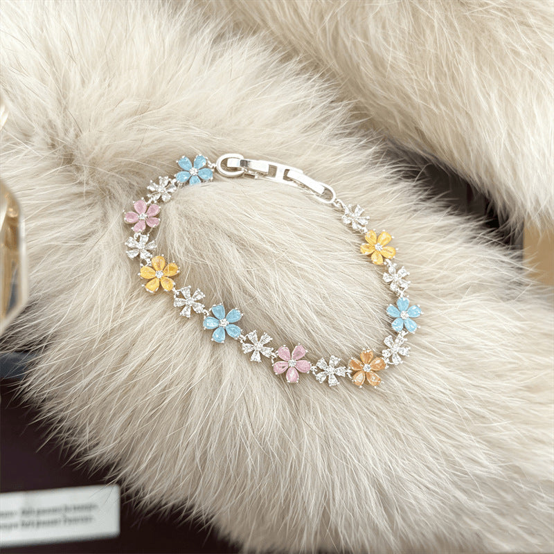 Luxurious Pearl Bracelet For Women With Copper Chain And Zircon Inlay Featuring Electroplated Gold Plating