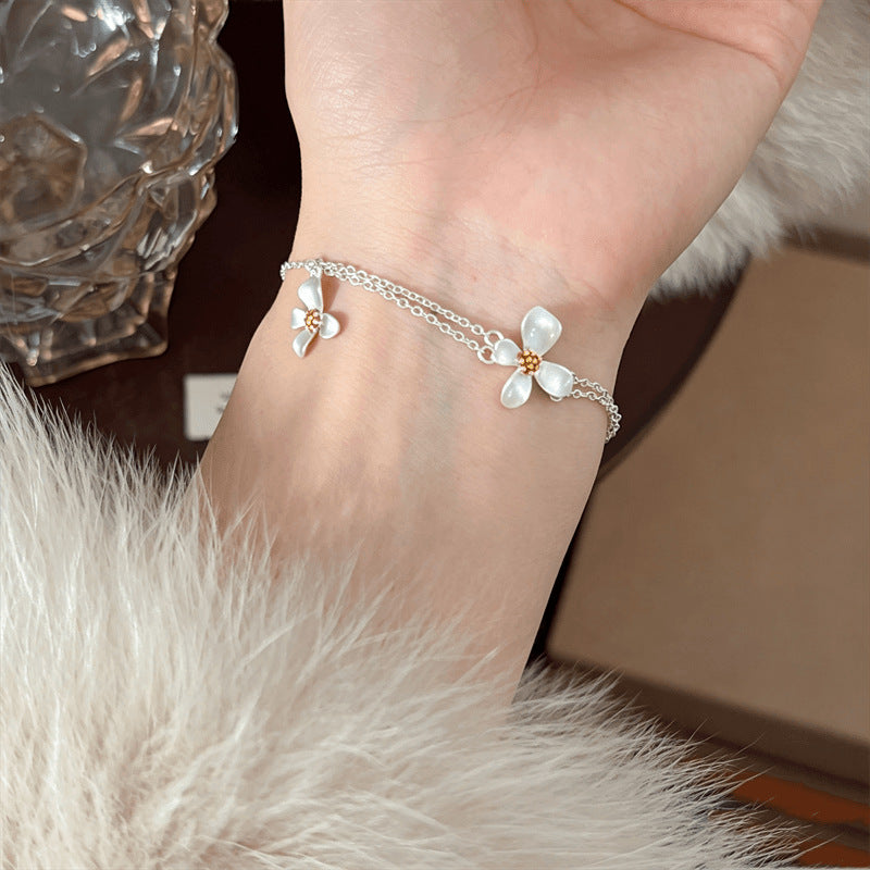 Luxurious Pearl Bracelet For Women With Copper Chain And Zircon Inlay Featuring Electroplated Gold Plating