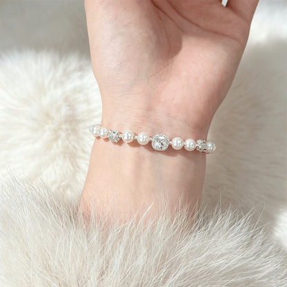 Luxurious Pearl Bracelet For Women With Copper Chain And Zircon Inlay Featuring Electroplated Gold Plating