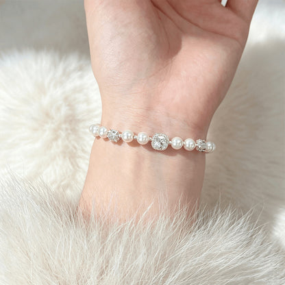 Luxurious Pearl Bracelet For Women With Copper Chain And Zircon Inlay Featuring Electroplated Gold Plating