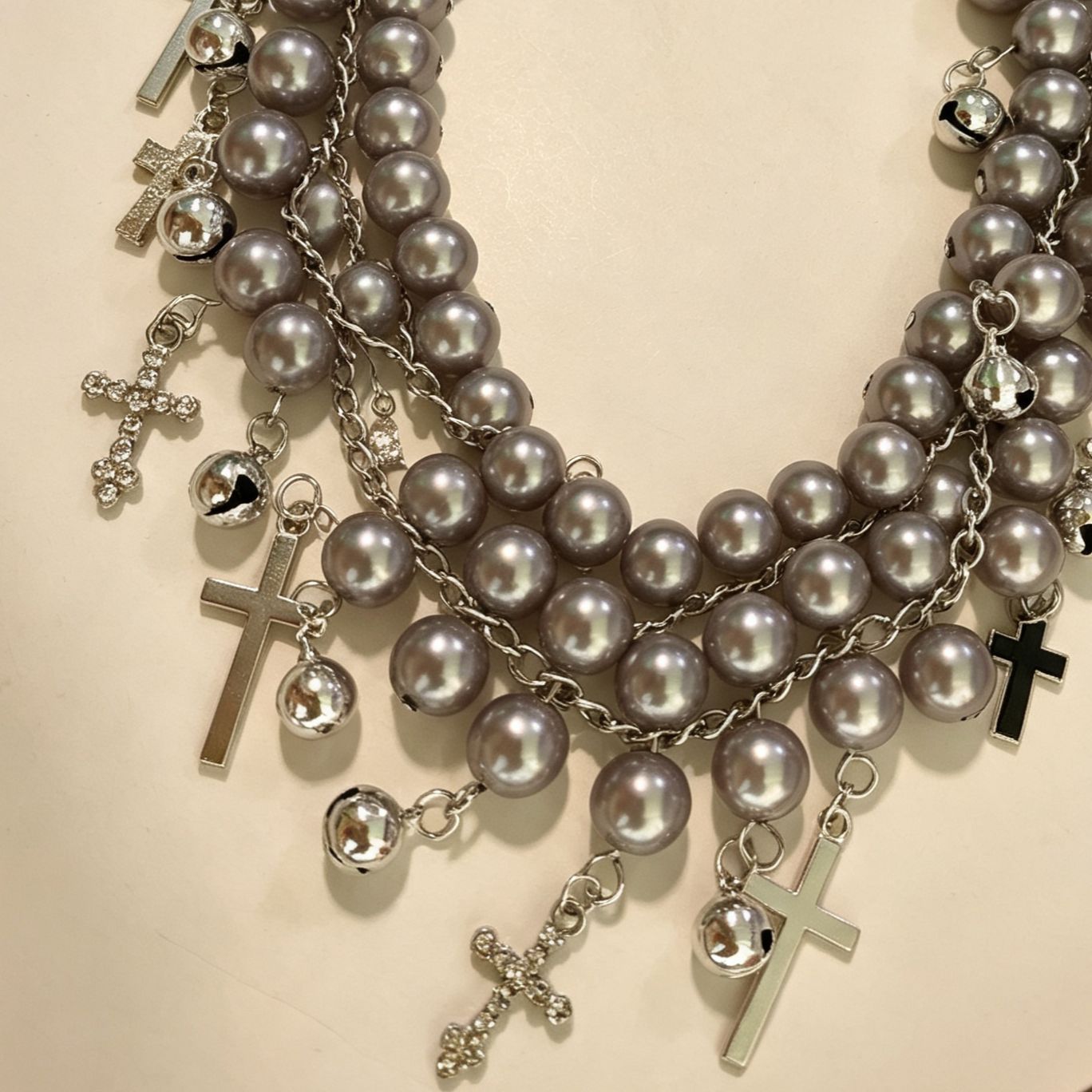 Cross Beading Choker Necklace In Grey Alloy, Unisex Design Featuring Durable Pendant Material