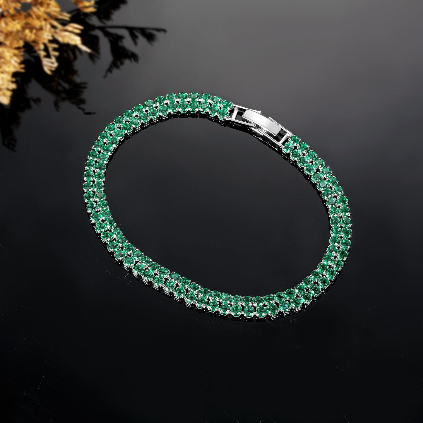 Women’s Circle Tennis Bracelet With Green Zircon Inlay Featuring A Classic Tennis Chain Design