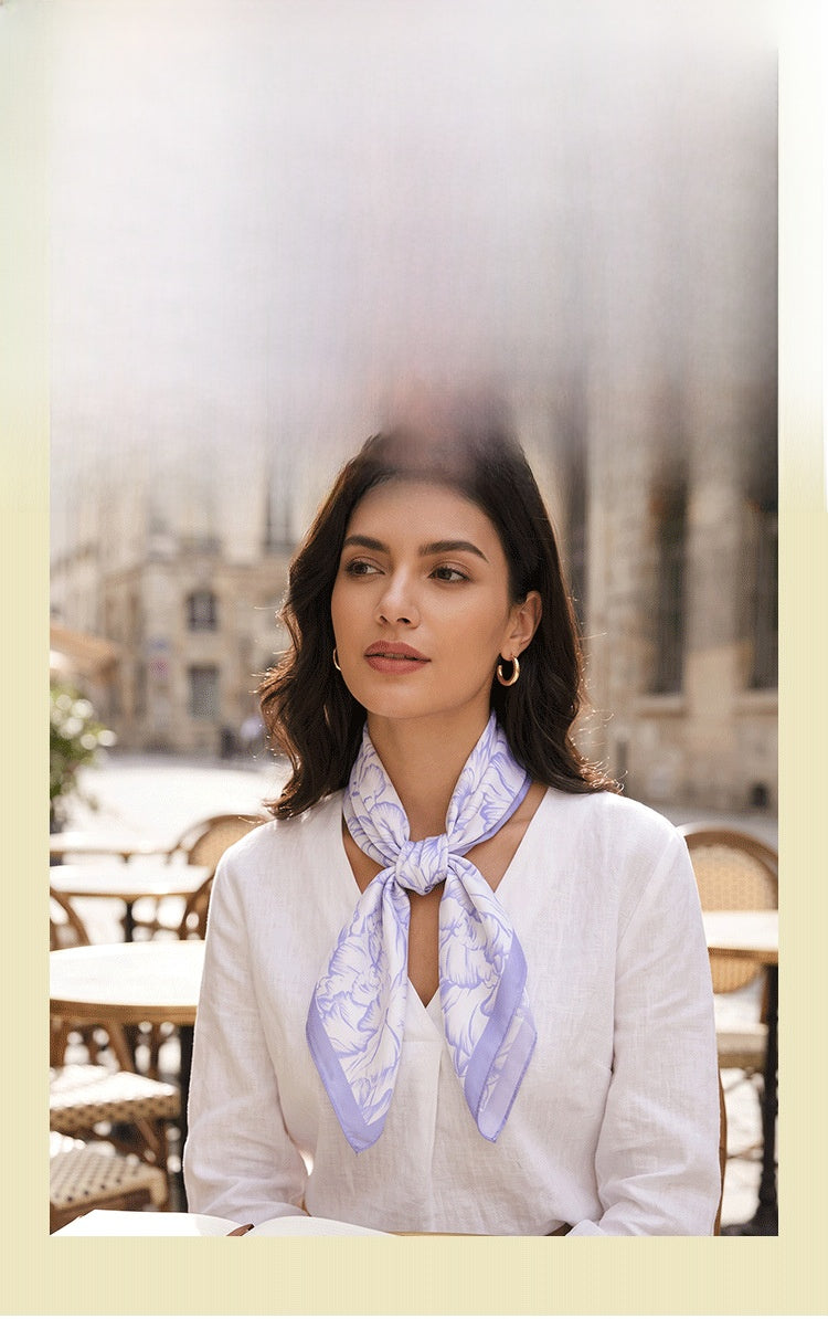 Petal Pattern Silk Scarf Made Of Polyester In Blue, Perfect For Autumn