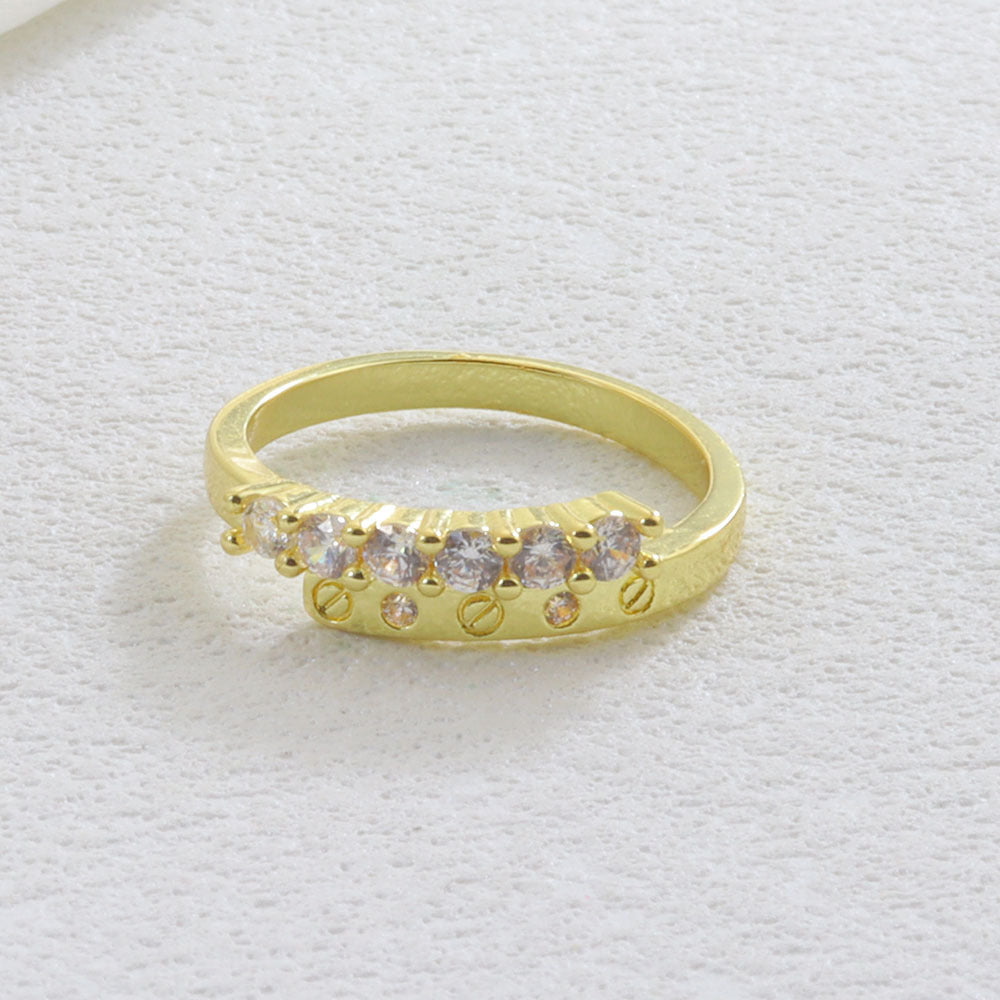 Luxurious Round Open Ring For Women With Bezel Setting, Electroplated Copper And Zircon Inlay