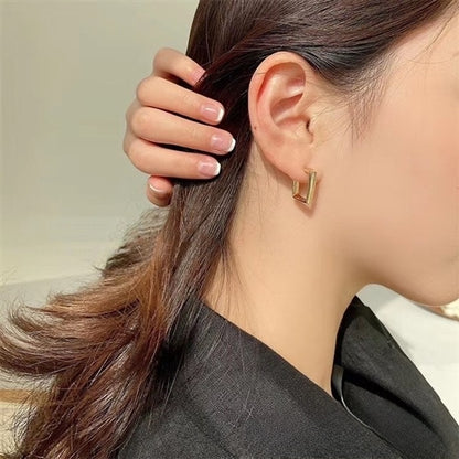 Retro Square Gold Stud Earrings For Women With Alloy Posts And Artificial Pearl Inlay