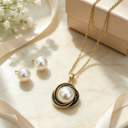 Women’s Pearl Pendant Necklace In Real Gold Plated Titanium Steel With Imitation Pearl On Cable Chain