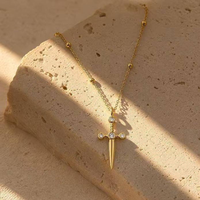 Retro Gold Cross Pendant Necklace For Women In Electroplated 304 Stainless Steel With Rhinestone Inlay