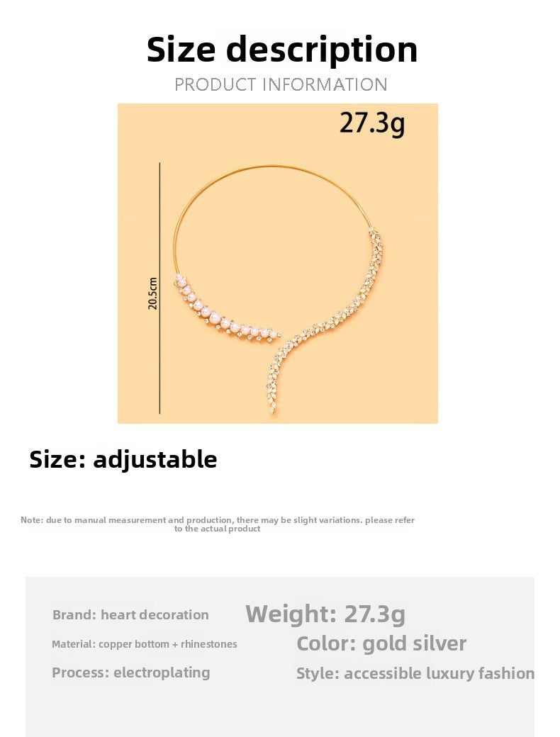 Rhombus Alloy Choker For Women With Rhinestones Pendant In Silver