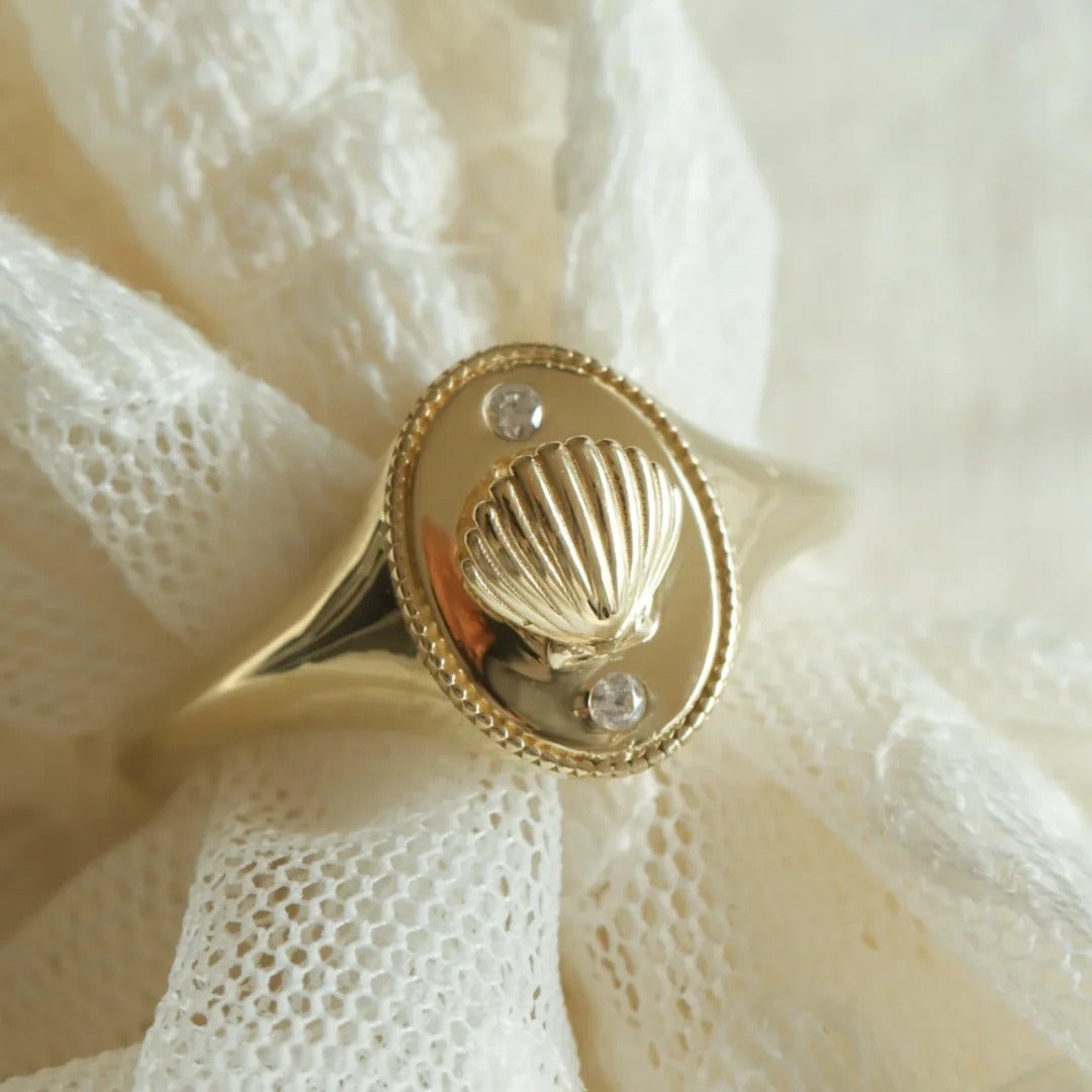 Vintage Style Shell Ring For Women In Copper With Zircon Inlay And Bezel Setting