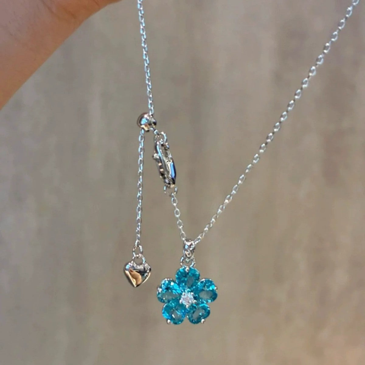 Blue Flowers Pendant Necklace For Women With Electroplated Zinc Alloy Material