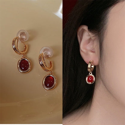 Retro Wine Red Lace Stud Earrings For Women In Electroplated Alloy With Resin Inlay
