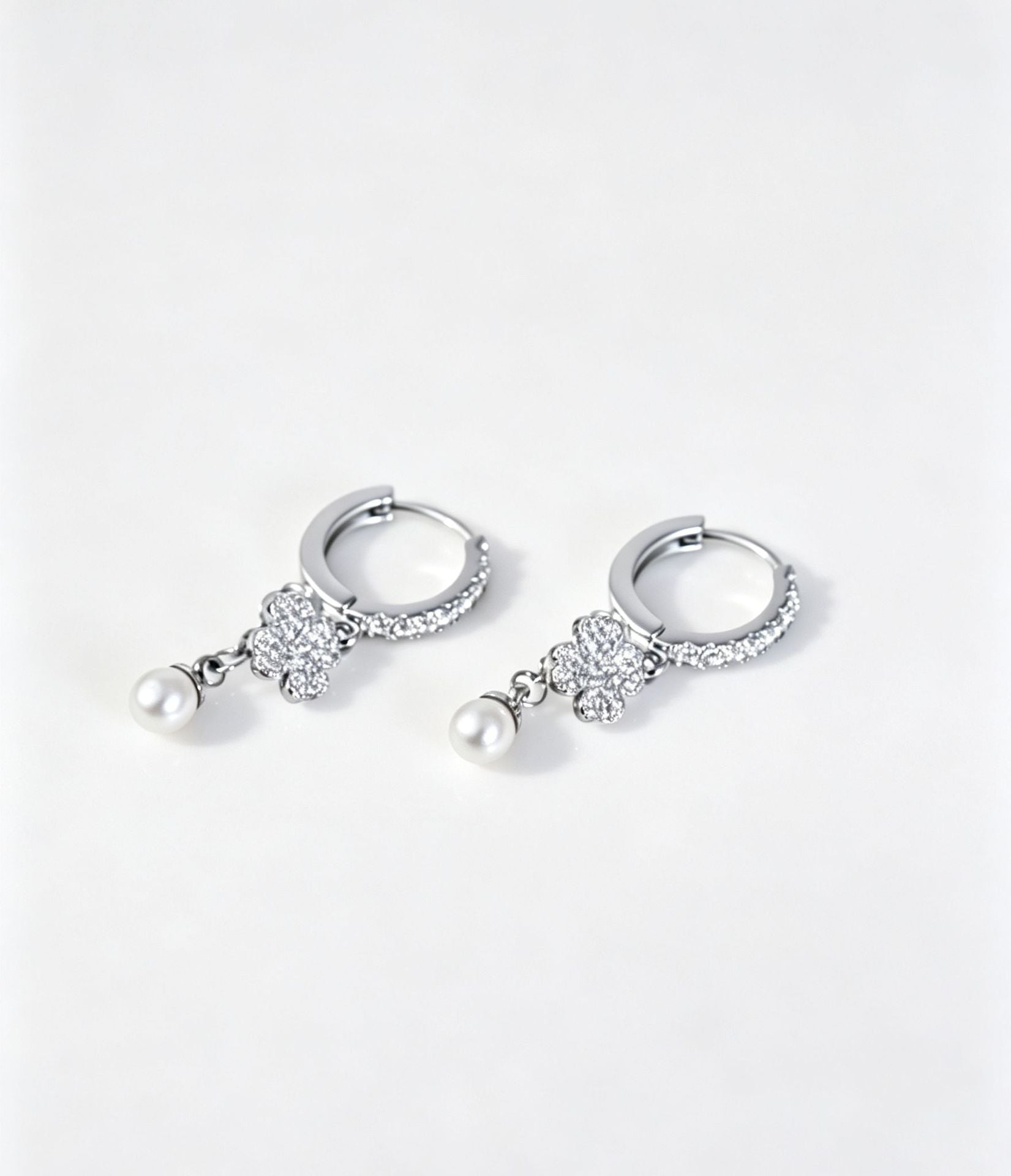 Lucky Heart Simple Style Unisex Earrings In Copper With Electroplated Finish And Zircon Inlay