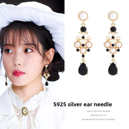 Baroque Style Water Droplets Earrings In Dyed Black Alloy For Women, Featuring Durable Alloy Studs