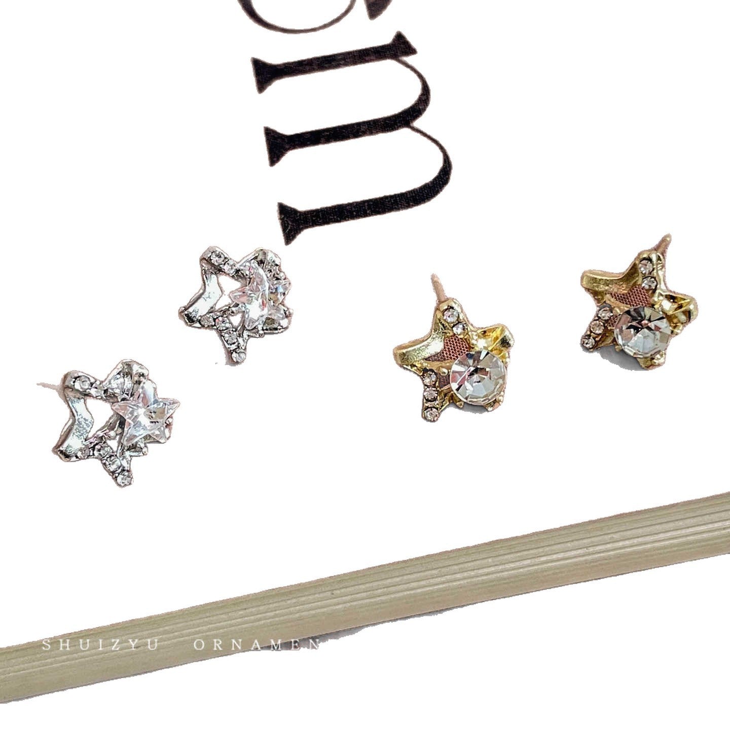 Sweet Moon Stud Earrings For Women In Silver Alloy With Rhinestones, 1 Set