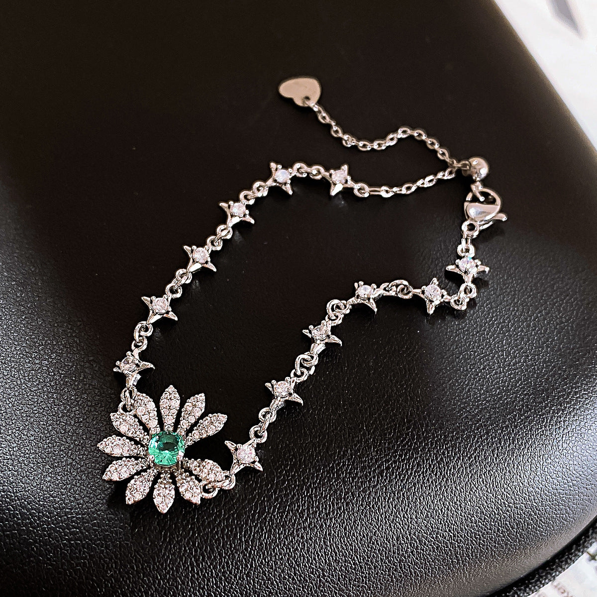 Flowers Copper Bracelet For Women With Copper Chain And Zircon Inlay Pendant