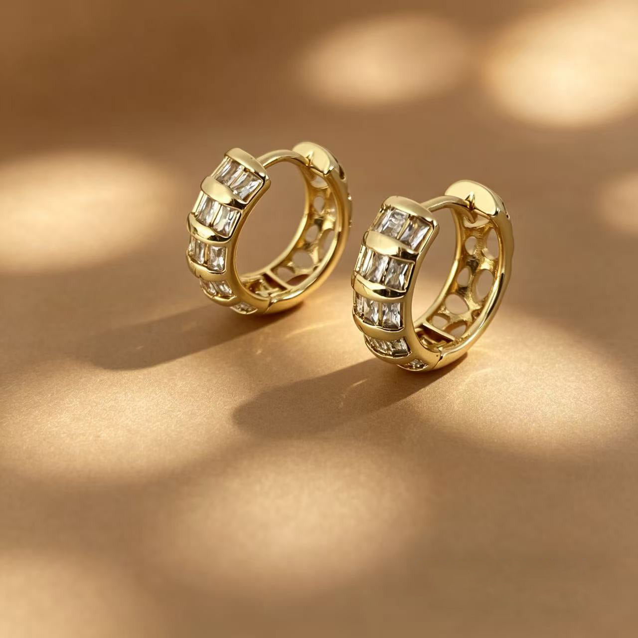 Retro Round Copper Earrings For Women With Electroplated Gold Plating And Zircon Inlay