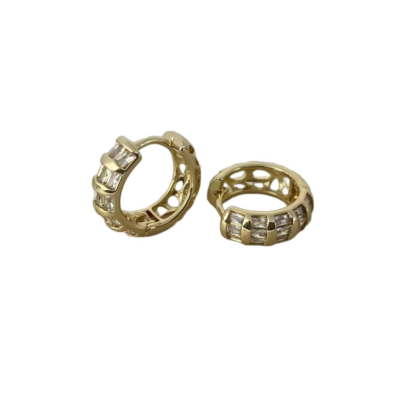 Retro Round Copper Earrings For Women With Electroplated Gold Plating And Zircon Inlay