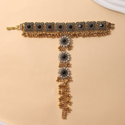 Ethnic Style Flowers Tassel Hand Chain Bracelet For Women In Alloy With Zircon Inlay