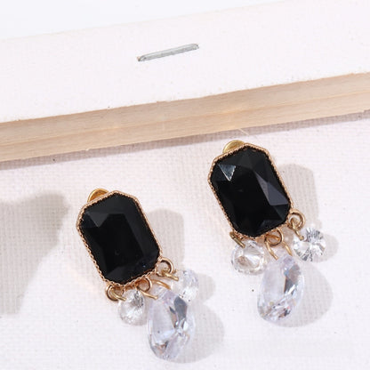 Retro Geometric Stud Earrings For Women With Dyed Black Alloy And Crystal Tassel Design