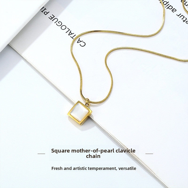 Simple Style Necklace For Women With Titanium Steel Chain And Mother-of-Pearl Shell Pendant