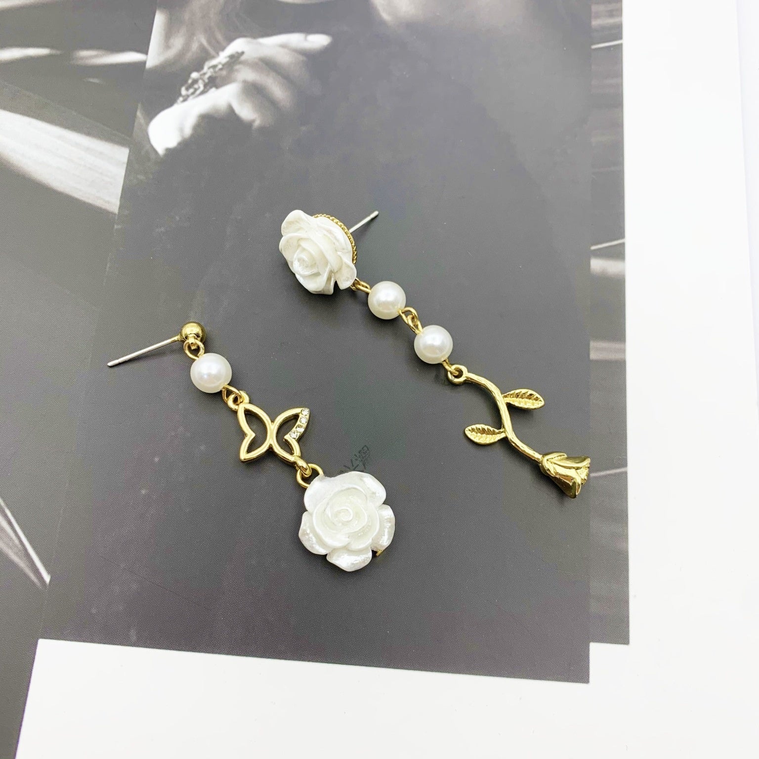 Sweet Asymmetrical Rose Stud Earrings In Silver Alloy With Artificial Pearl Inlay, Featuring Electroplated Craft